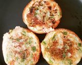 A picture of step 4 of Suji toast.