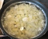 A picture of step 2 of Zuppa Toscana.