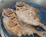 Foto langkah ke 3 dari resep Ikan Bawal Kukus Simple.