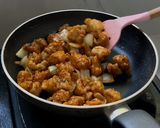 Foto langkah ke 5 dari resep Ayam Goreng Saus Mentega.