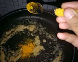 Foto langkah ke 2 dari resep Nasi goreng kunyit.