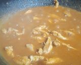 A picture of step 4 of Chicken jalferazi with egg rice.