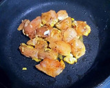 Foto del paso 2 de la receta: Taquitos de pechuga de pollo con flores de romero fresco