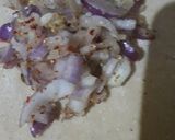 A picture of step 4 of Onion paratha.
