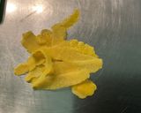Une image de l'étape 2 de Gâteau fondant aux pommes, abricots, citron et vanille.