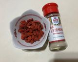 高麗菜乾枸杞香菇排骨湯（大同電鍋料理）的食譜步驟1照片
