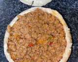 Foto del paso 3 de la receta: Hojaldre de torta, carne y patatera con miel 🍯