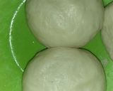A picture of step 2 of Tawa naan.