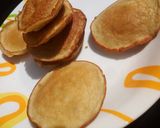 A picture of step 5 of Vanilla-stuffed mini pancakes.