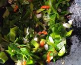 Foto langkah ke 3 dari resep Tumis Jamur Tiram Daun Bawang.