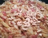 Foto del paso 11 de la receta: Salchicha blanca de Baviera con repollo, bacon y piñones