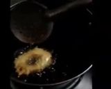 A picture of step 9 of Medhu vadai / Urad Vadai.