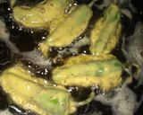 A picture of step 2 of Hari mirch pakory.