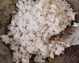 Gambar langkah 8 resipi Nasi goreng ikan sardin.