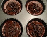Foto del passaggio 3 della ricetta Muffin al cacao con gocce di cioccolato 😋