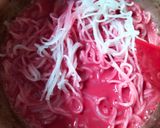 Foto langkah ke 4 dari resep Putu Ayu Bihun Buah Bit.