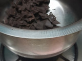 કોકોનટ બાઉનટી ચોકલેટ (Coconut Bounty Chocolate Recipe In Gujarati)