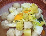 Foto langkah ke 7 dari resep Sup Bakso Sayur.