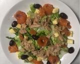Foto del paso 5 de la receta: Ensalada con salmón marinado casero y queso de Mahón