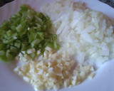 Foto del paso 3 de la receta: Arroz con chopitos y gambones
