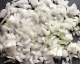 Foto del paso 1 de la receta: Arroz con rovellons / níscalos