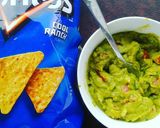Hình bước làm 3 của món Guacamole and Tortilla chips