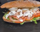 Foto del paso 11 de la receta Bocadillo vegetal con salmón y queso de cabra