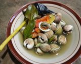 Foto langkah ke 2 dari resep Kerang dara kuah asam bening.