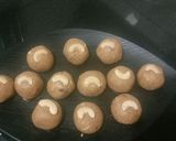 A picture of step 4 of Wheat flour and Rawa ladoo.