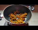 A picture of step 5 of Veg pulao.