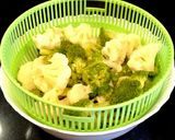 Foto del paso 1 de la receta Brócoli y Coliflor con Salsa de Patatas y Queso