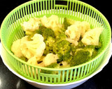 Foto del paso 1 de la receta: Brócoli y Coliflor con Salsa de Patatas y Queso