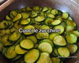 Foto del passaggio 3 della ricetta Pasta con Zucchine