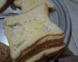 Foto langkah ke 2 dari resep Roti bakar Coklat Kacang Keju.