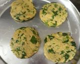 पालक आलू टिक्की (Palak aloo tikki recipe in hindi) रेसिपी चरण 2 फोटो