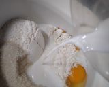 Foto langkah ke 4 dari resep Bolu Kukus Mekar Semangka.