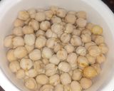 A picture of step 1 of Mint hummus.