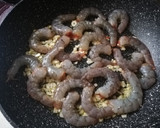 Foto del paso 2 de la receta: Langostinos al ajillo con cava 🦐🍾