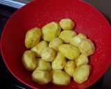 A picture of step 1 of Vegetable pilau.