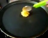 முட்டை சாண்ட்விச்(egg sandwich recipe in tamil) ரெசிபி ஸ்டேப் 5 புகைப்படம்