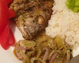 Foto del paso 5 de la receta: Pescado a la varilla con cebolla marinada y arroz