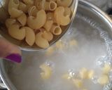 A picture of step 2 of Creamy white pasta.