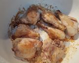 Foto del paso 3 de la receta: Pollo con nopales en salsa de guajillo