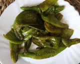 Foto del paso 2 de la receta: Muslitos de pollo con pimientos verdes de la huerta