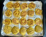 A picture of step 4 of Baked masala mathri.