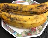 A picture of step 1 of Banana Coconut Balls.