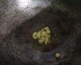 A picture of step 3 of Pumpkin and papaya white gravy.
