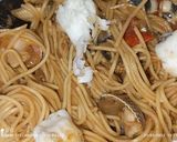 Foto del paso 6 de la receta Noodles de arroz con rape y frutos de mar