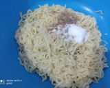 Foto langkah ke 1 dari resep Bola bola mie sosis.