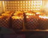 Foto langkah ke 7 dari resep 244. Banana Double Choco Muffin Cake.